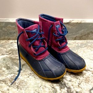 Girls Sperry Duck boots, fuchsia and navy, size 3M